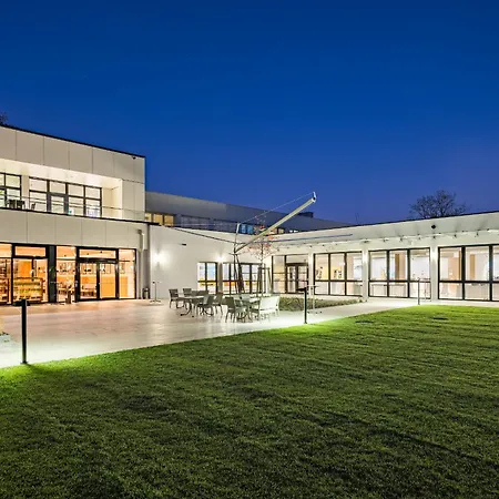 Ξενοδοχείο Steiermarkhof - Aus Holz Gebaut, Von Huegeln Gekuesst Γκρατς