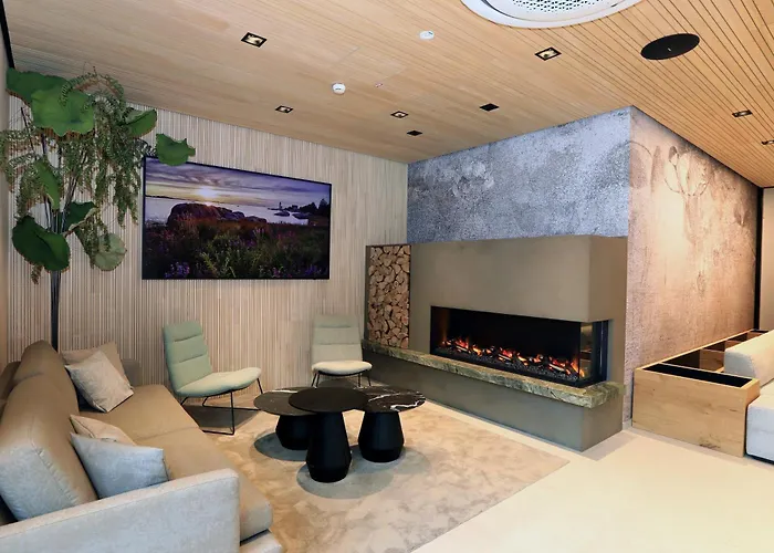 Steiermarkhof - Aus Holz Gebaut, Von Huegeln Gekuesst Грац