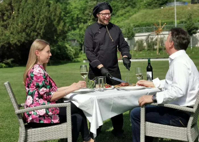 Steiermarkhof - Aus Holz Gebaut, Von Huegeln Gekuesst Готель