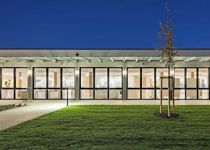 Готель Steiermarkhof - Aus Holz Gebaut, Von Huegeln Gekuesst Грац