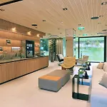 Steiermarkhof - Aus Holz Gebaut, Von Huegeln Gekuesst 4*