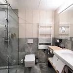 Steiermarkhof - Aus Holz Gebaut, Von Huegeln Gekuesst Hotel 4*