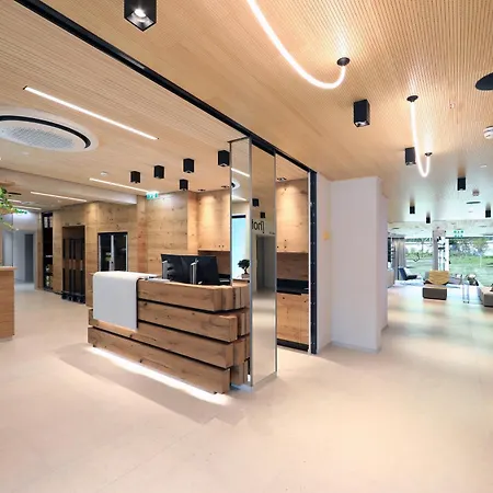 Otel Steiermarkhof - Aus Holz Gebaut, Von Huegeln Gekuesst 4*