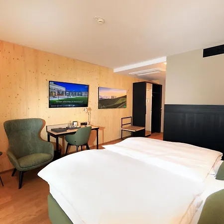 Steiermarkhof - Aus Holz Gebaut, Von Huegeln Gekuesst