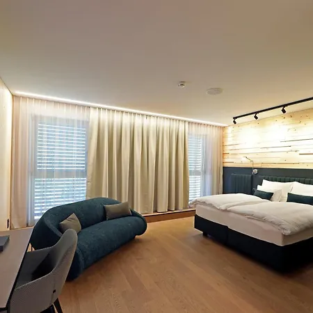 Steiermarkhof - Aus Holz Gebaut, Von Huegeln Gekuesst