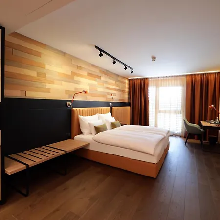 Hotel Steiermarkhof - Aus Holz Gebaut, Von Huegeln Gekuesst