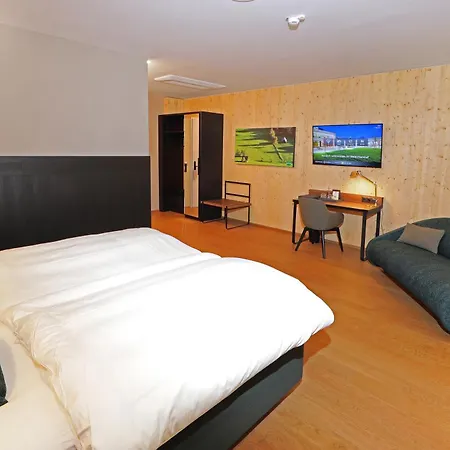 Szálloda Steiermarkhof - Aus Holz Gebaut, Von Huegeln Gekuesst 4*