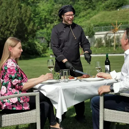 Steiermarkhof - Aus Holz Gebaut, Von Huegeln Gekuesst Hotel