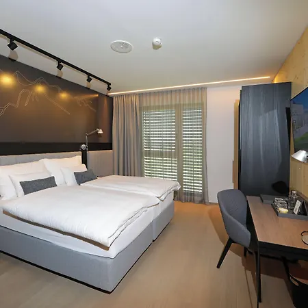 Steiermarkhof - Aus Holz Gebaut, Von Huegeln Gekuesst Szálloda Graz