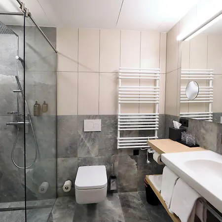 Steiermarkhof - Aus Holz Gebaut, Von Huegeln Gekuesst Hotel 4*