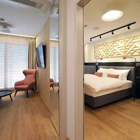 Steiermarkhof - Aus Holz Gebaut, Von Huegeln Gekuesst Szálloda Graz