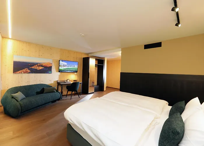 Steiermarkhof - Aus Holz Gebaut, Von Hügeln Geküsst 4*