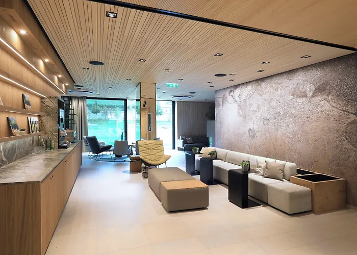 Steiermarkhof - Aus Holz Gebaut, Von Hügeln Geküsst