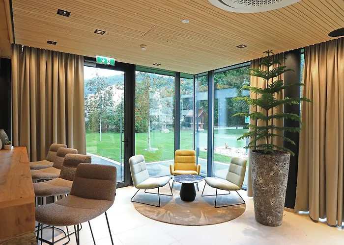 Steiermarkhof - Aus Holz Gebaut, Von Huegeln Gekuesst Hotel 4*