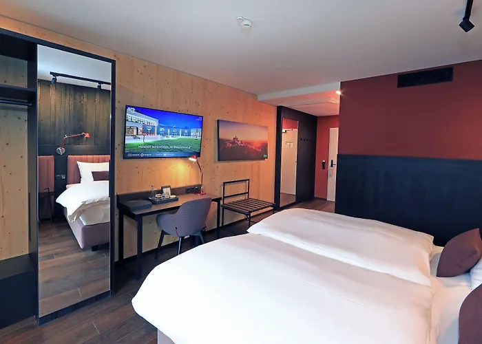 Steiermarkhof - Aus Holz Gebaut, Von Hügeln Geküsst Graz